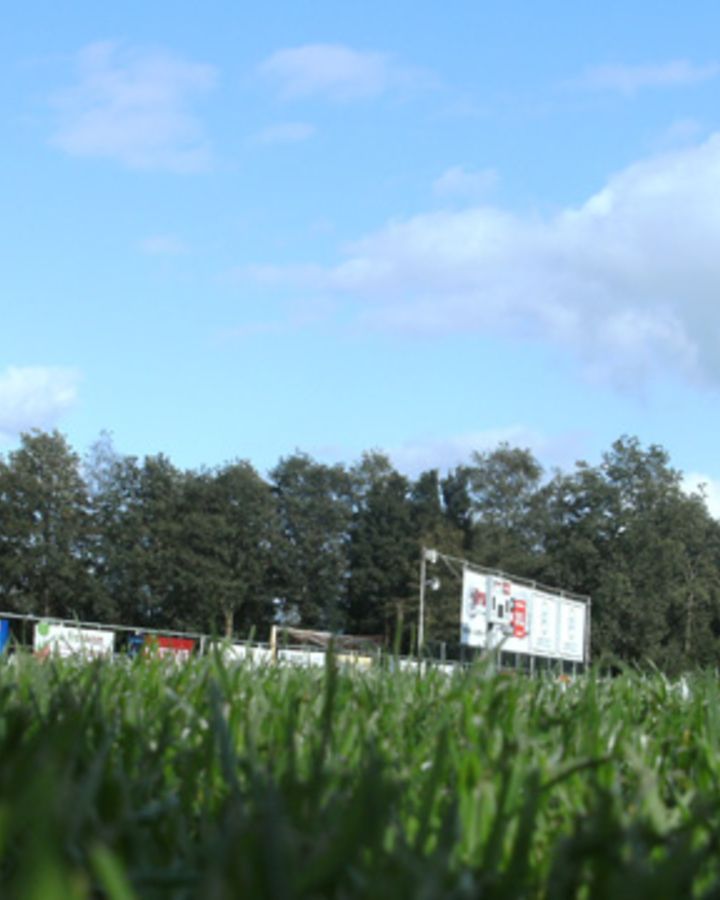 onderhoud aan de (trainingsvelden) weer opgepakt