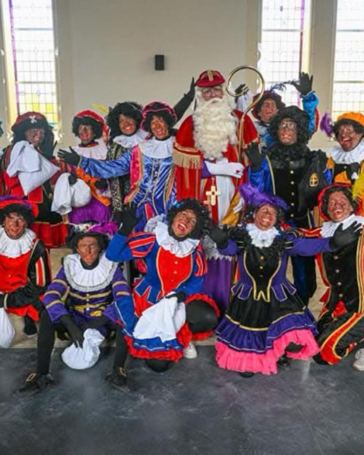 Grote Sinterklaasintocht in Opende